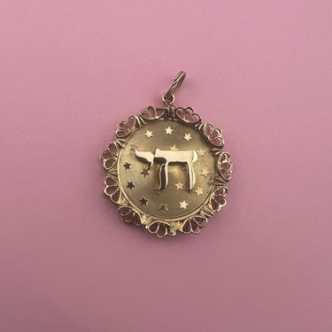 Chai Medallion with Star Details