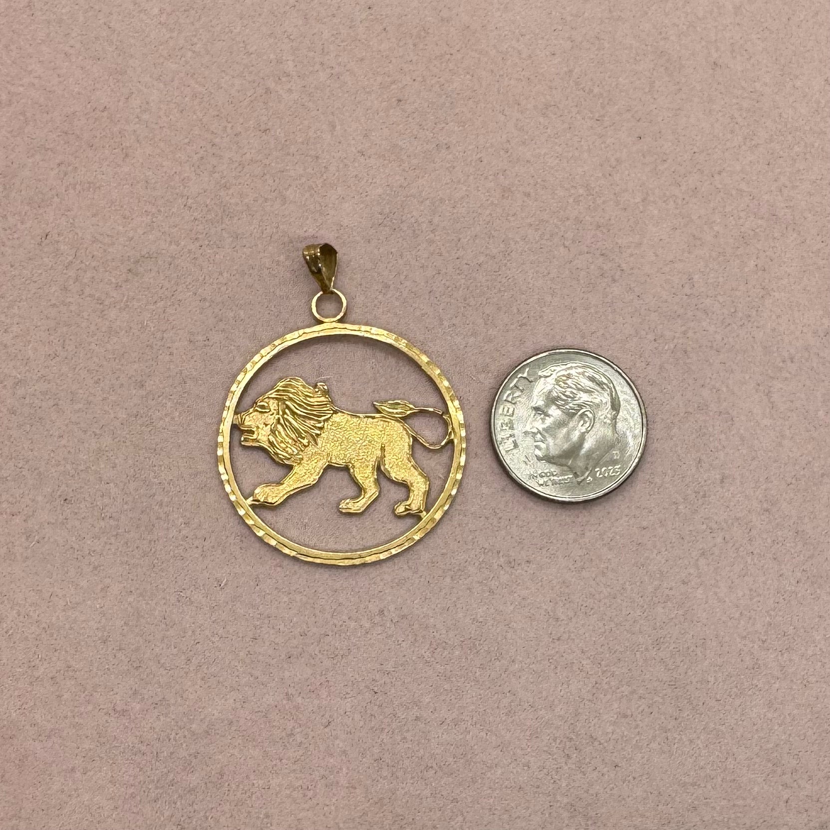 Leo / Lion Medallion with Engraving