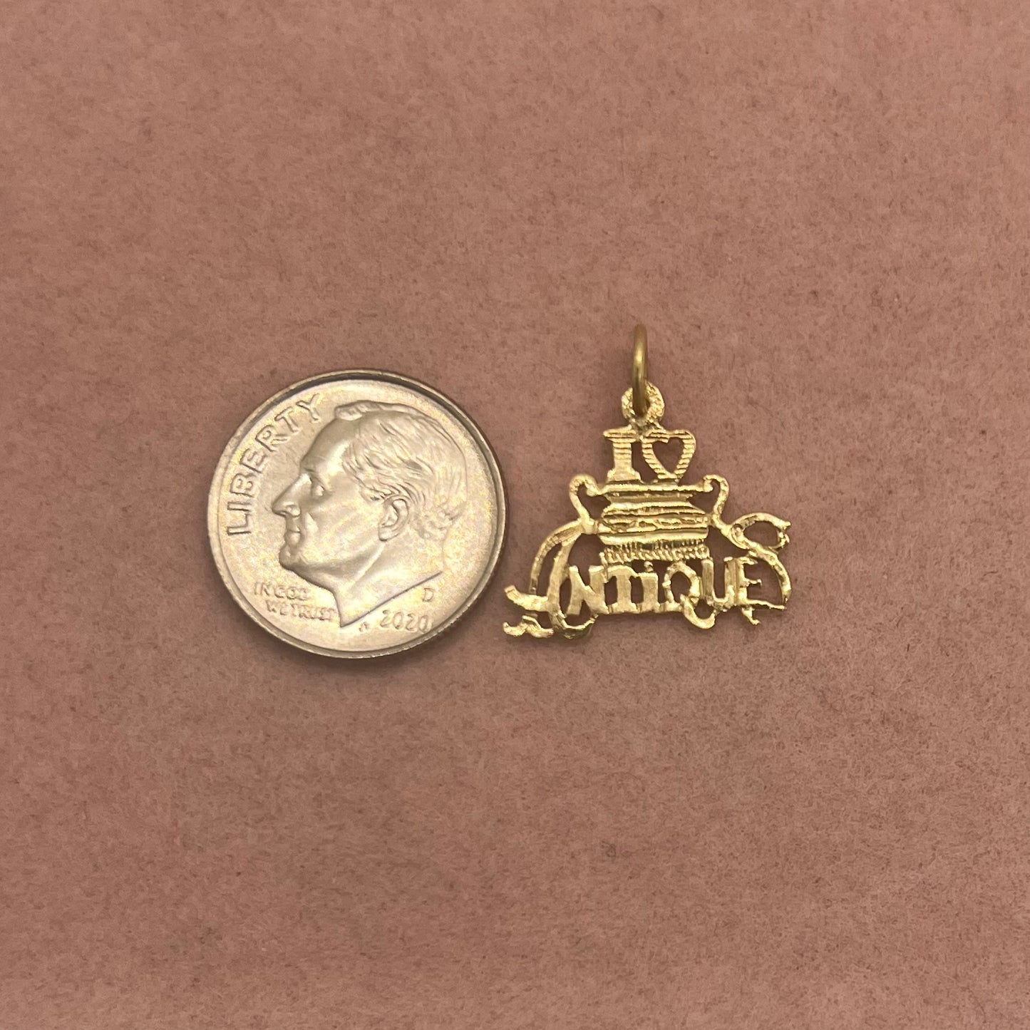 'I Love Antiques' Charm