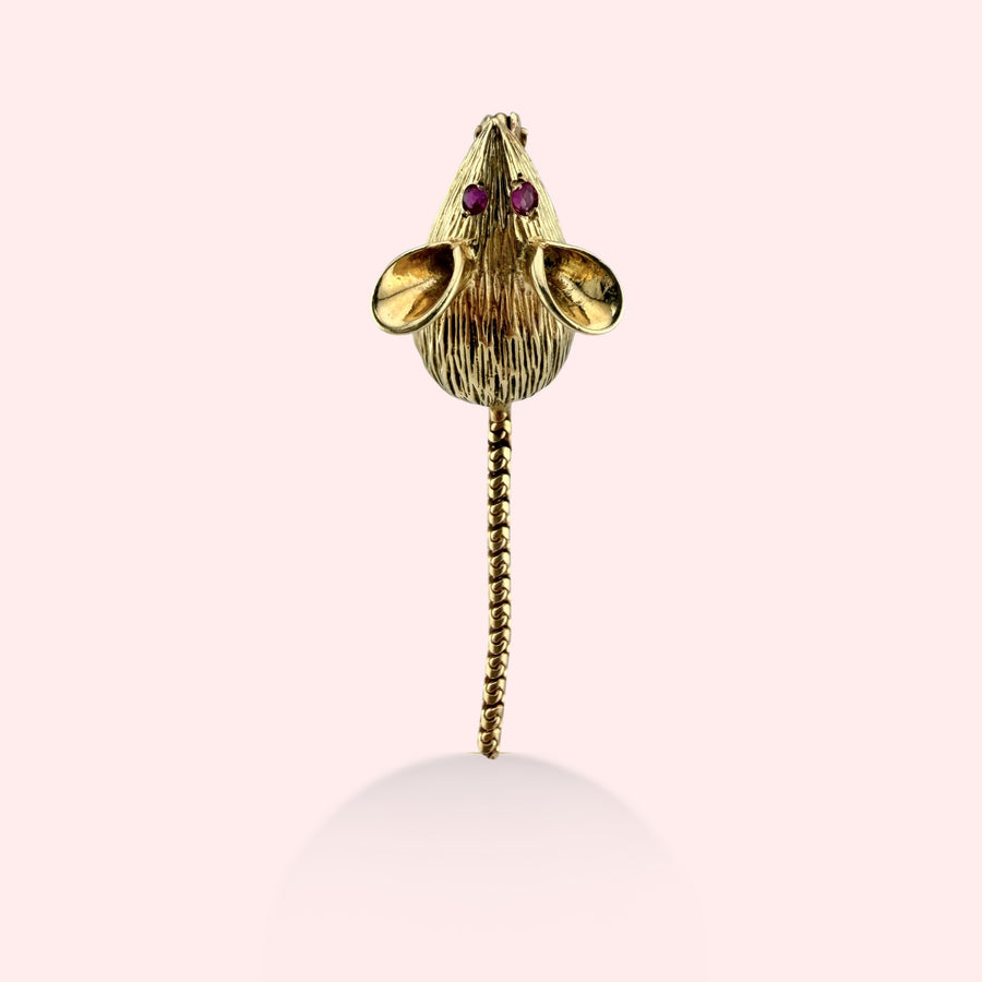 Mouse Pin with Dangling Tail