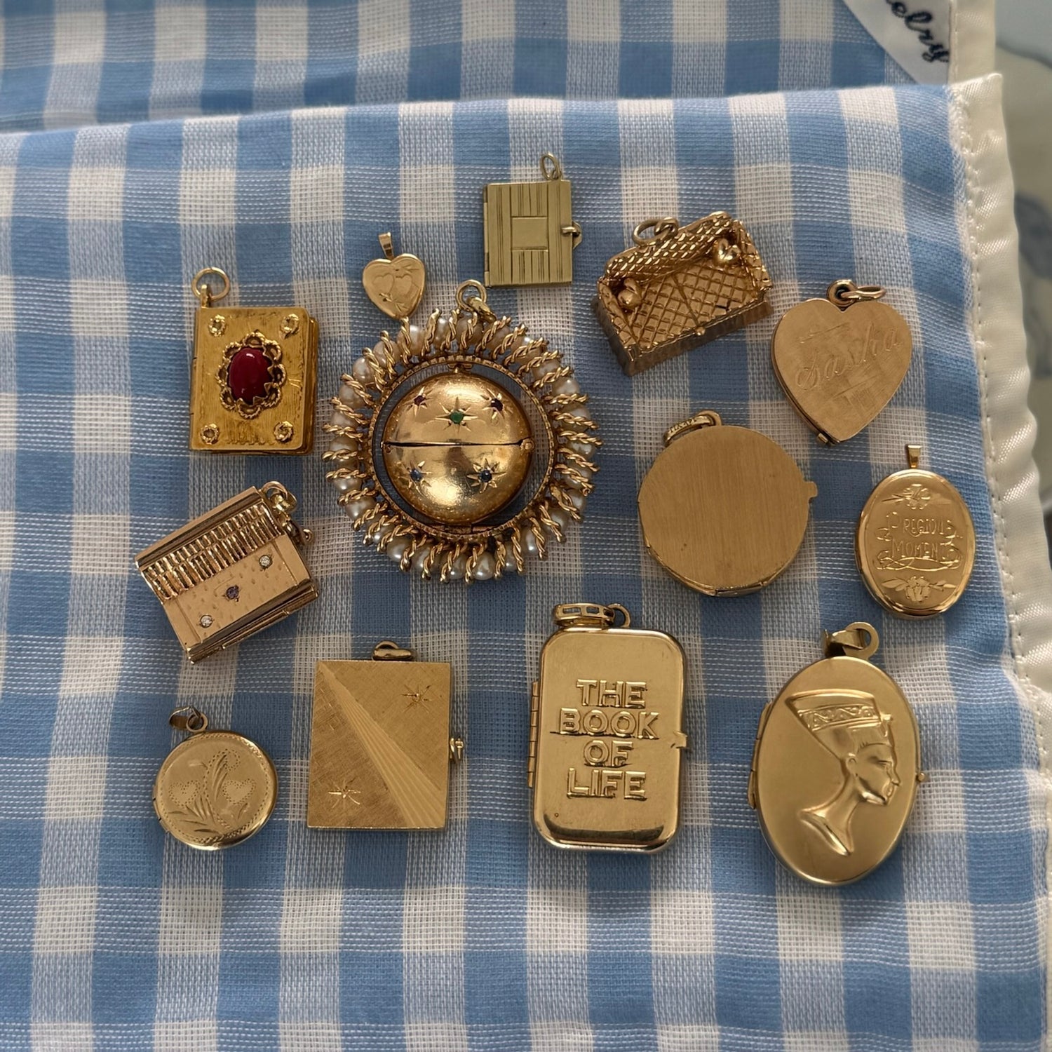 Secret Folding Circle Locket