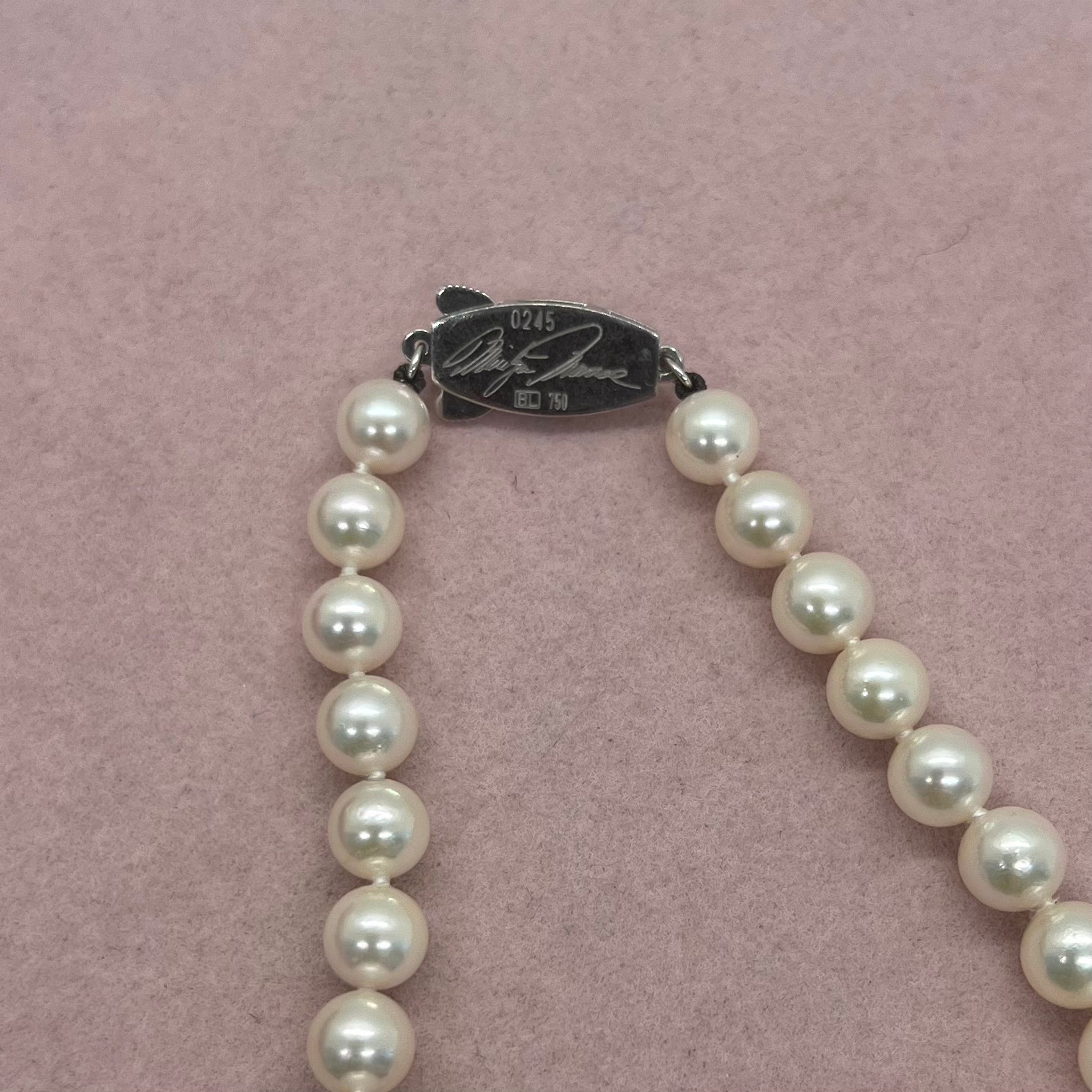 Mikimoto s Blue Lagoon Marilyn Monroe Pearl Necklace Yeah It s Jewelry