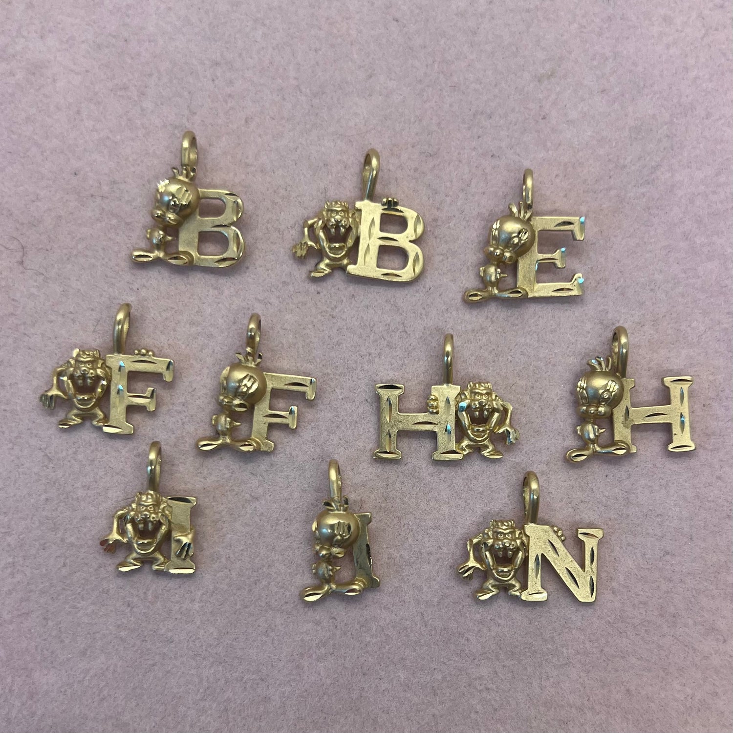 Tweety and Taz Initial Charms by Michael Anthony (1995) H: Taz