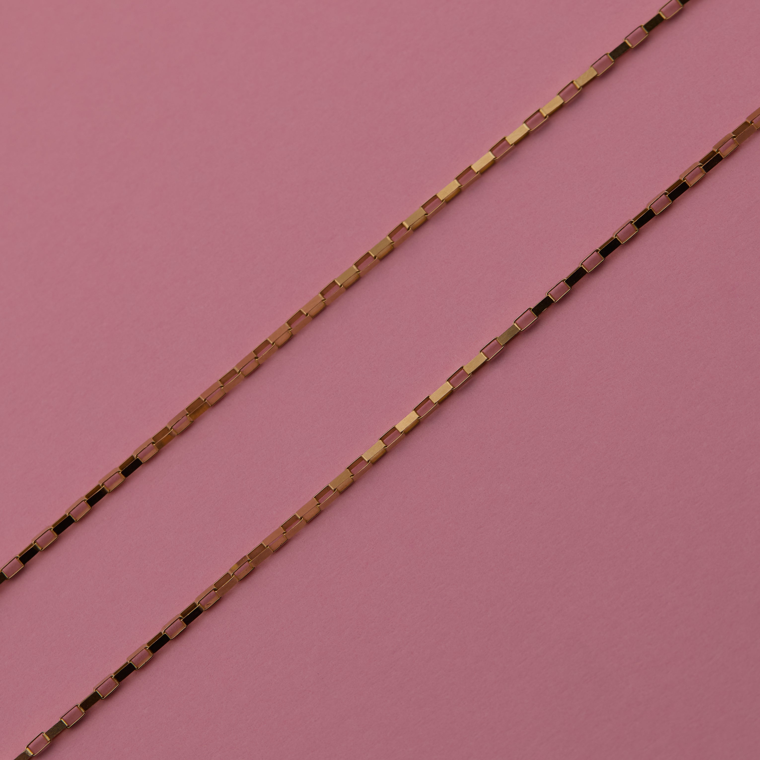 Elongated Box Chain